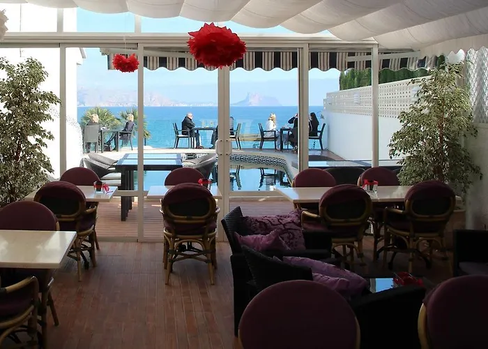 La Riviera *